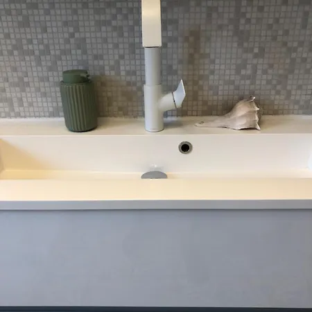 Schoenste Location In דירה *